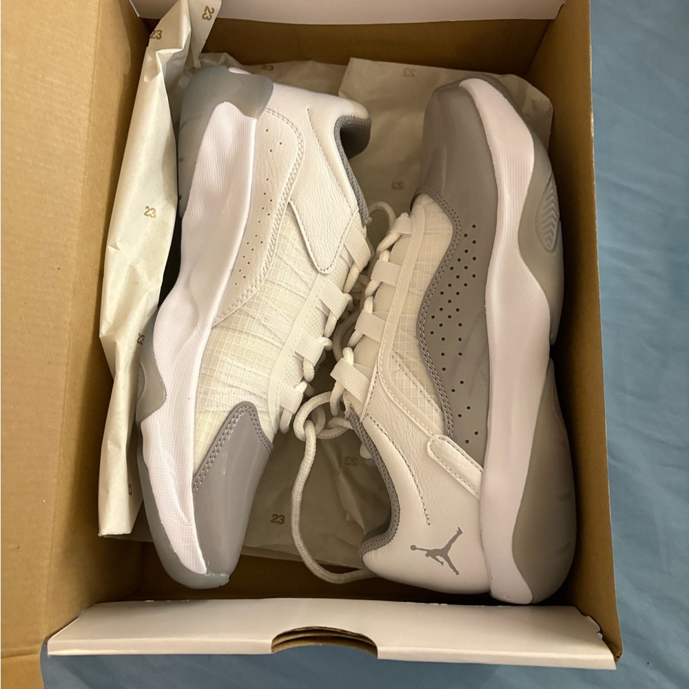 Jordan 11 Lows White cement